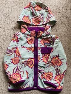 【美品】patagonia 花柄 フード付きジャケット　12〜18Mのサムネイル