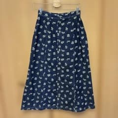 ピンクハウス　デニムスカート 花柄 フロントボタンのサムネイル