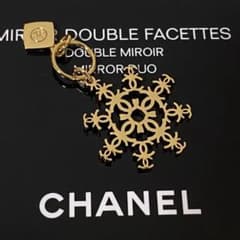シャネル　雪の結晶チャームのサムネイル