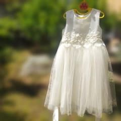 ドレス　発表会　結婚式　フォーマルドレス ホワイト　女の子　ワンピースのサムネイル