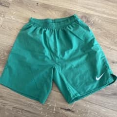 NIKEグリーンショートパンツさらに値下げのサムネイル