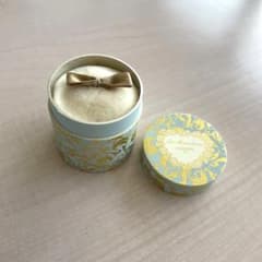 ラデュレ チークカラーパウダー 05 紅茶缶 チーク パウダーのサムネイル