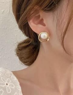 パール ピアス 韓国風 大きめパール ゴールド パーティのサムネイル