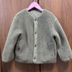 UNIQLO リバーシブルボアジャケット　120 カーキのサムネイル