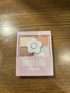 c*y様 DAISY DOLL アイシャドウパレットのサムネイル