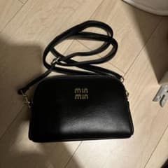 ミニマルデザイン 黒 ショルダーバッグのサムネイル