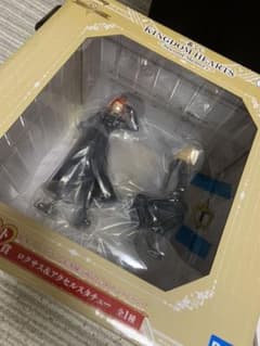 (おまけ付き)キングダムハーツ　一番くじ　ロクサス&アクセルスタチューのサムネイル