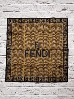 良品 FENDI ゼブラ柄 ハンカチ スカーフ w2326-0512-4-3 - メルカリ