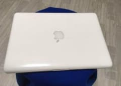 Apple MacBook (13インチ, Late 2009)本体 とアダプタ Apple MacBook (13インチ, Late 2009)本体 とアダプタ - メルカリ