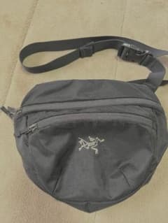 ARC'TERYX ボディバッグ ウエストポーチ ブラック　マカ2のサムネイル