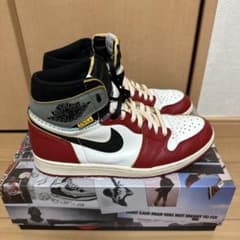 Nike Air Jordan 1 赤白黒のサムネイル