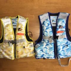 子供用　ライフジャケット　2着セット　(LL・L)のサムネイル
