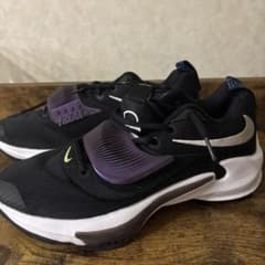 【新品・未使用】　NIKE ZOOM FREAK3 スニーカー　バッシュ　ヤニス