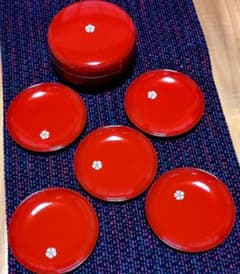 螺鈿細工漆器の皿5枚と菓子器のサムネイル