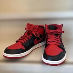 Nike Air Jordan 1 mid ブラック/レッド 26.5cmのサムネイル