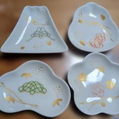 和風デザイン 陶器皿 4枚セットのサムネイル