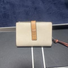 LOEWE 二つ折り財布 ホワイトのサムネイル