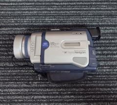 ジャンク」SONY ビデオカメラ Handycam DCR-TRV30 本体 - メルカリ