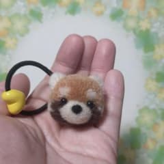 レッサーパンダちゃんのヘアゴムのサムネイル