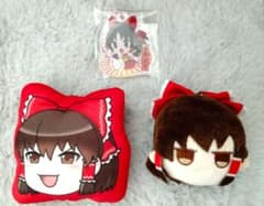 東方　博麗霊夢　ぬいぐるみ　アクリルのサムネイル
