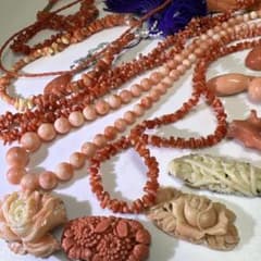 本赤珊瑚 アクセサリーなど色々 袋込210g 東Y8-0204ア㊱ - メルカリ