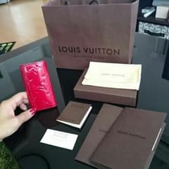 大人気♥LOUIS  VUITTON♥ヴェルニ赤 キーケース♥のサムネイル