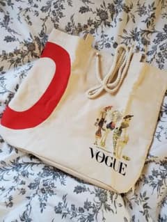 【非売品】VOGUE年間購読者限定・非売品BIGトートバッグのサムネイル