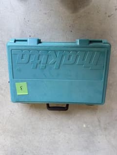 Makita 18v充電器 ケース付きのサムネイル