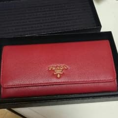 新品未使用PRADA 長財布 赤のサムネイル