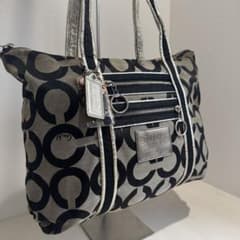 COACH Poppy Signature Y2K Tote Bag Blackのサムネイル