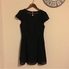 forever21黒ワンピースのサムネイル