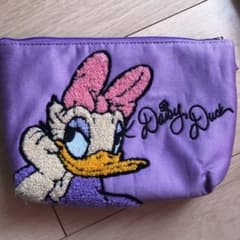 お値下げしました　ディズニー　デイジー　ポーチのサムネイル