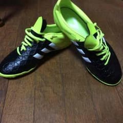 アディダスフットサルシューズのサムネイル