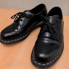 Dr. Martens ブラック 3ホール　UK7 Dr. Martens 3ホール シューズ ブラック uk7 - メルカリ