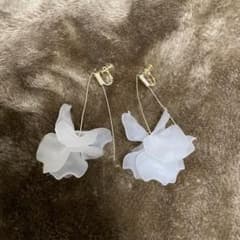 フラワー　花　イヤリング　ピアス　ブライダルのサムネイル