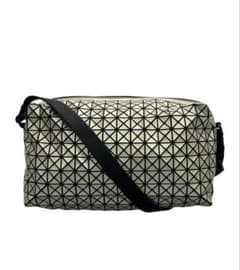 BAO BAO ISSEY MIYAKE ショルダーバッグ 斜め掛け 美品 - メルカリ