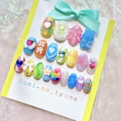 現品のみ　ネイルチップ　フリーサイズ　個性派　カラフル　ポップ　原宿　ぷっくりのサムネイル