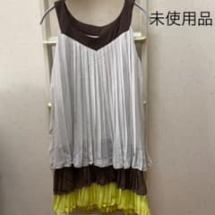 トップス　未使用　プリーツ  チュニック Ｍのサムネイル