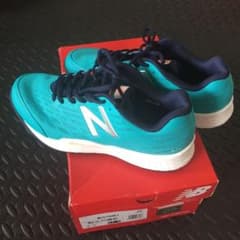 New balance スニーカーのサムネイル