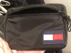 トミーヒルフィガー　ボディーバッグ新品♡のサムネイル