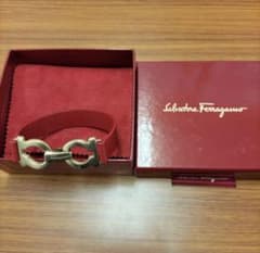 フェラガモ　レザーブレスレットのサムネイル