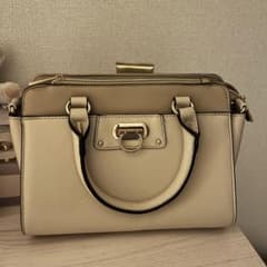 ベージュ ハンドバッグのサムネイル