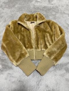 ベージュ　フェイクファー　クロップド丈　ブルゾン　ジャケット　ブラウン　茶色のサムネイル