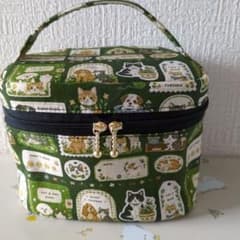 ❣️ハンドメイド バニティポーチ❣️犬猫柄 - メルカリ