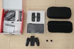 Nintendo Switch 有機EL版 グレー 本体と付属品のサムネイル