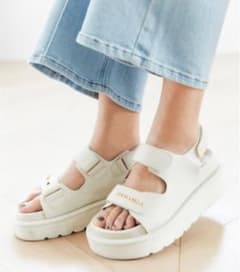 アリシアスタン　厚底サンダルのサムネイル