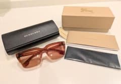 BURBERRY サングラス 新品未使用 ケース付 正規品のサムネイル