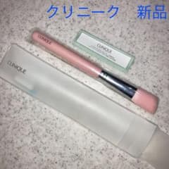 【新品】クリニーク　アングルコントゥールブラシ　ファンデーションブラシのサムネイル