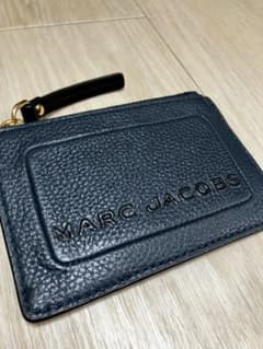 【新品未使用】MARC JACOBS ネイビー レザー パスケースのサムネイル