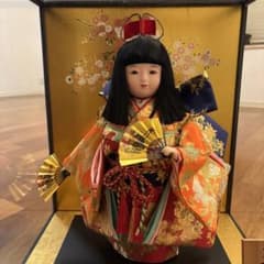 市松人形　三笠　大峰　ガラスケース、箱付き 市松人形 三笠 大峰 ガラスケース、箱付き - メルカリ